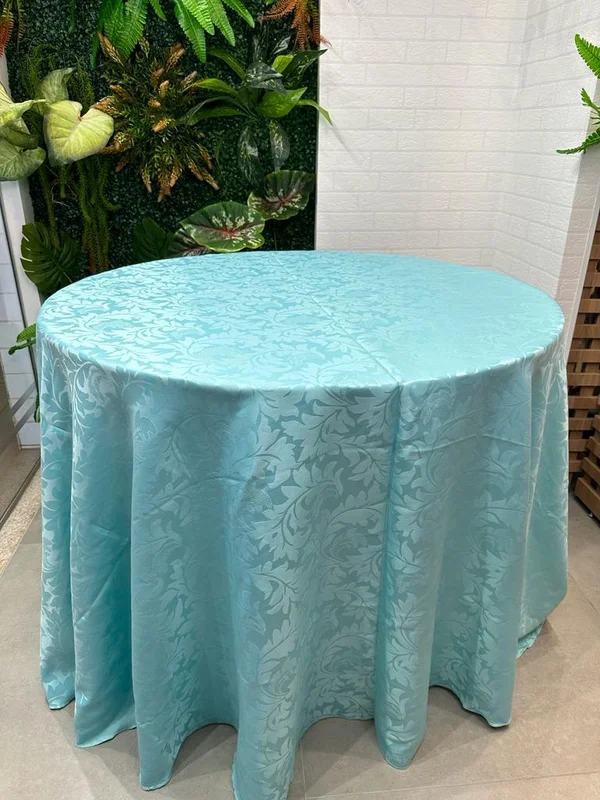 Toalha Redonda de Jackard Tiffany medindo 2,80m de diâmetro