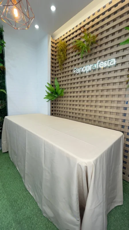 Toalha buffet Retangular de Oxford Bege medindo 2m x 3m