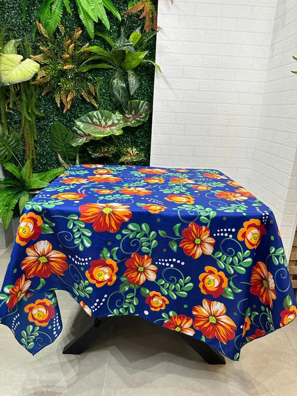 Toalha Floral Quadrada de Chita Azul Royal medindo 1,50m x 1,50m 