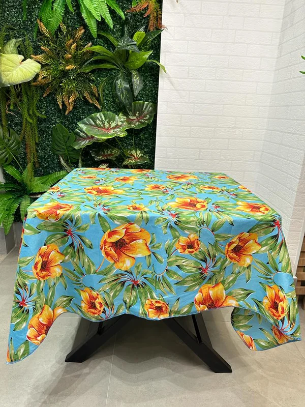 Toalha Floral Quadrada de Chita Azul Bebê medindo 1,50m x 1,50m 