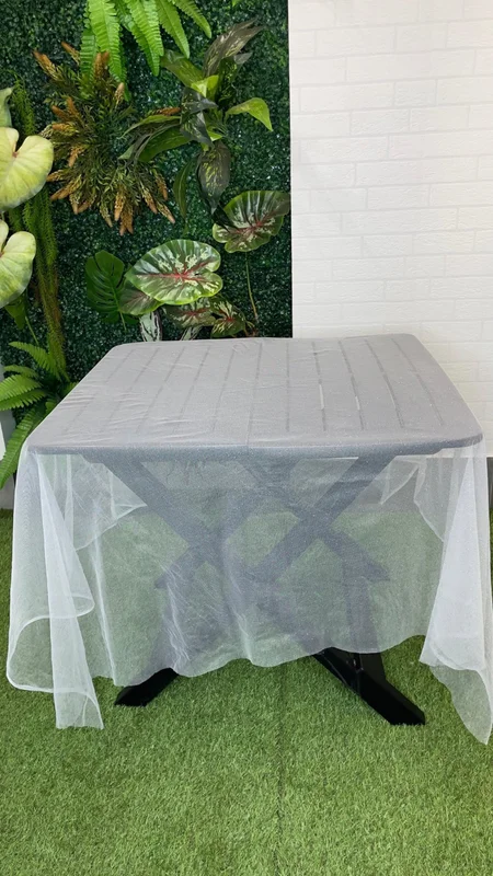Tulle Quadrada Glitter branco medindo 1,50m x 1,50m 
